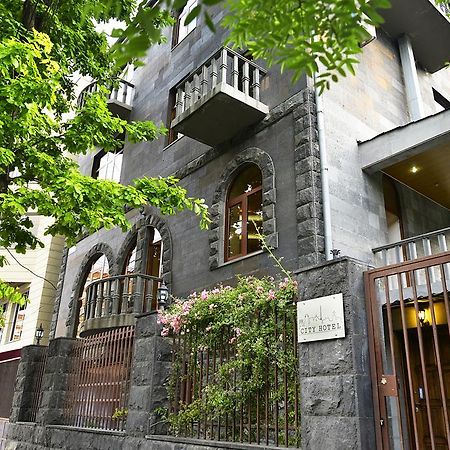 Saryan Hotel Yerevan Ngoại thất bức ảnh