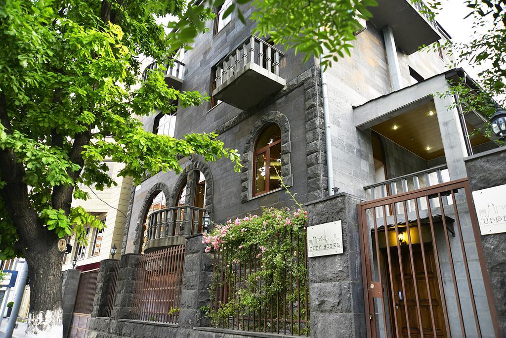 Saryan Hotel Yerevan Ngoại thất bức ảnh